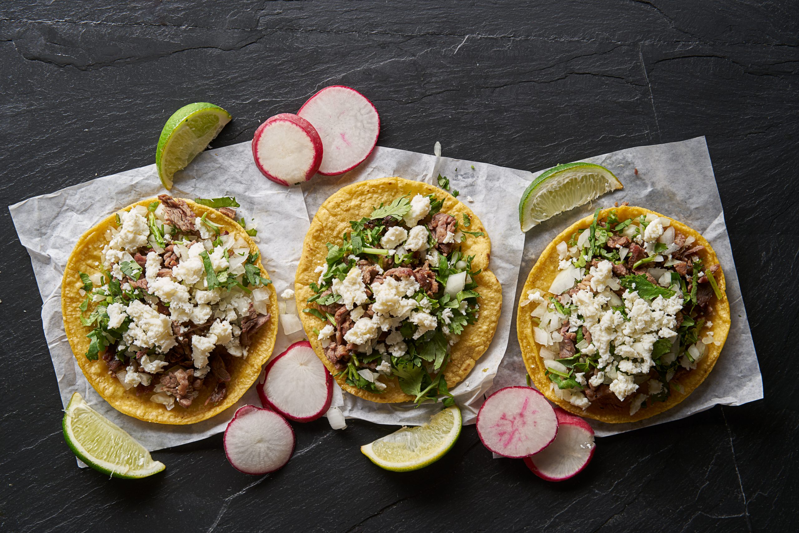 tres-tacos-carne-mexicana-mesa